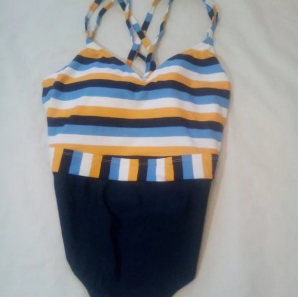 Women's Plus Strappy Back One Piece Swimsuit 22W - Picture 5 of 7